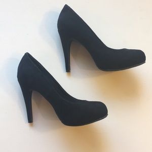 Candie’s Black Suede Platform Heels (size: 6)